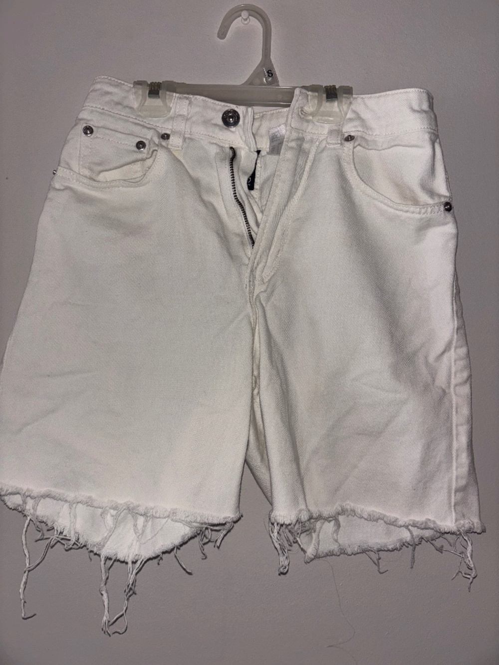 H&M Mid length white shorts